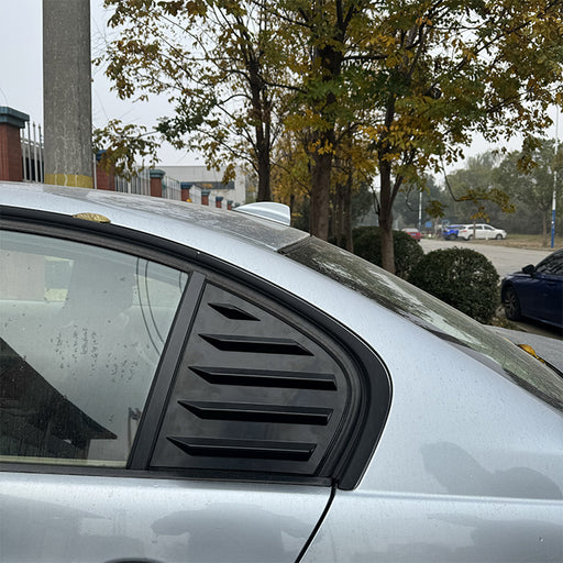 Bagrude black lameller cover with ventilation slats installed on silver BMW E90 rear window