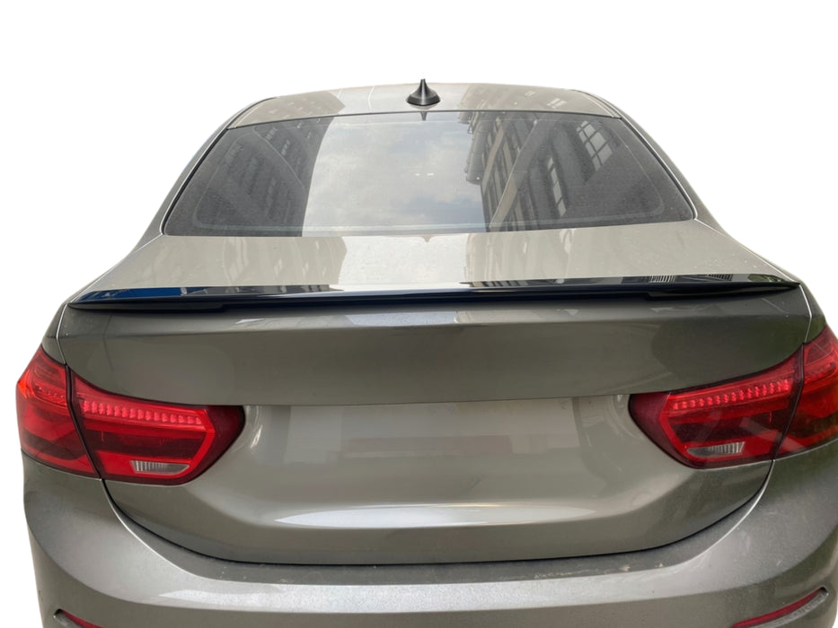 Bagspoiler til BMW 1-serie F52 (2017-2020) Performance Style - Blank Sort